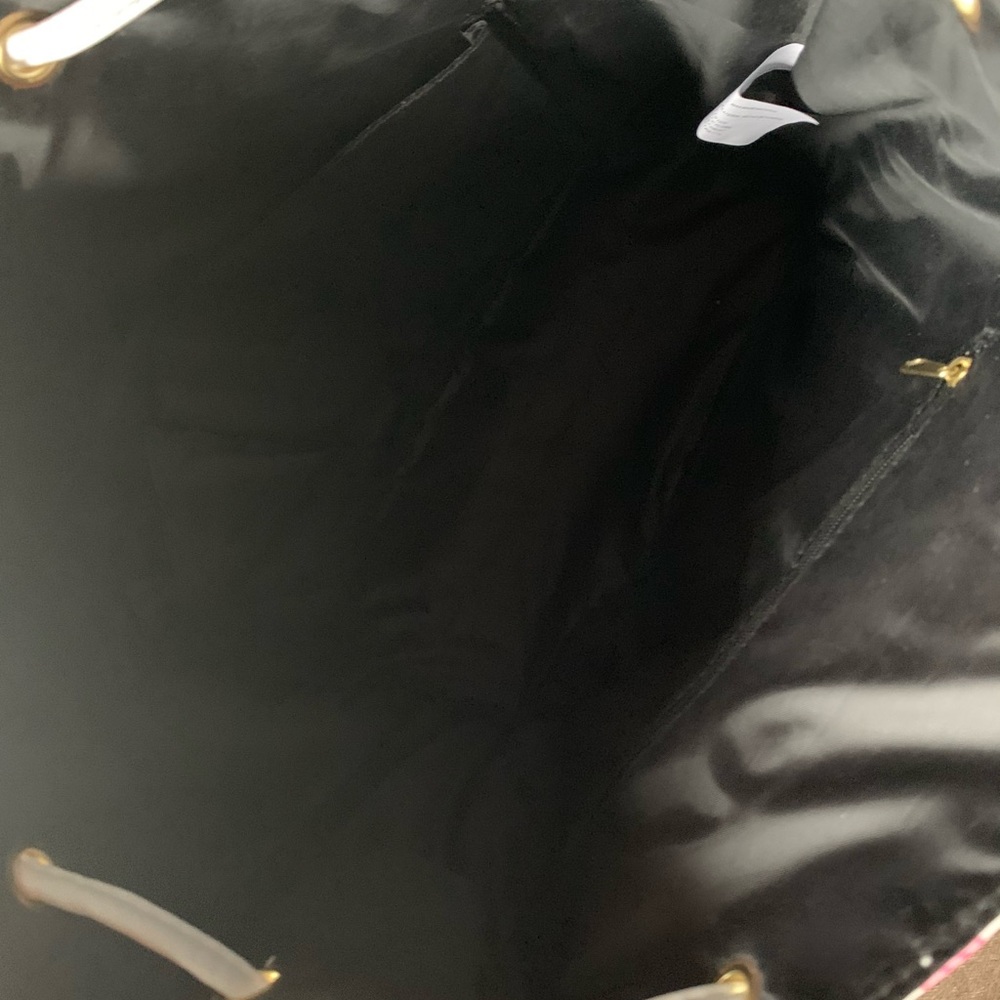 Backpack - Picture 2 of 3